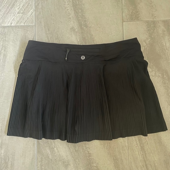 lululemon athletica Dresses & Skirts - Lululemon Black Pleated Skort/Skirt
